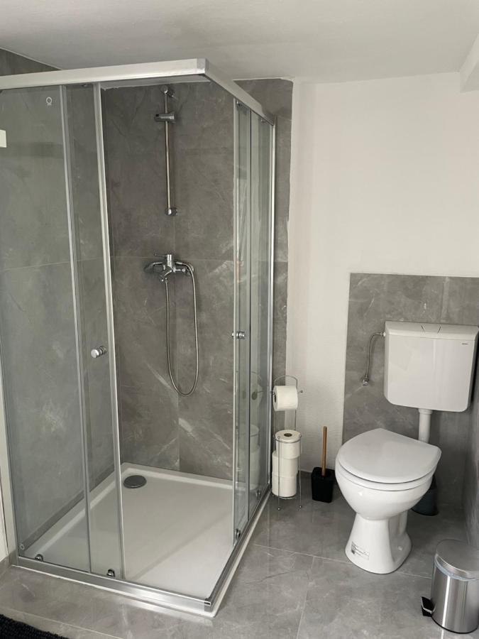Apartament Monteurwohnungen Zentral Lll